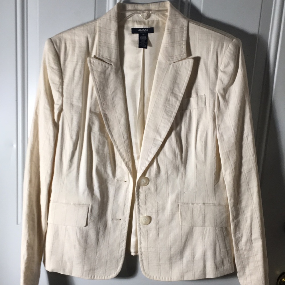 Alfani Petite cream striped two button blazer with matching pants size 8P